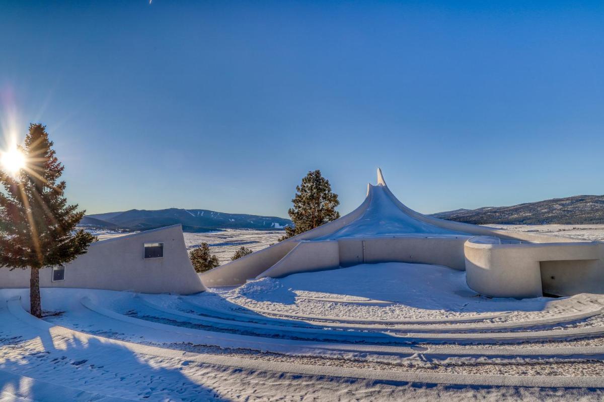 Popular attractions Area Nearby Property